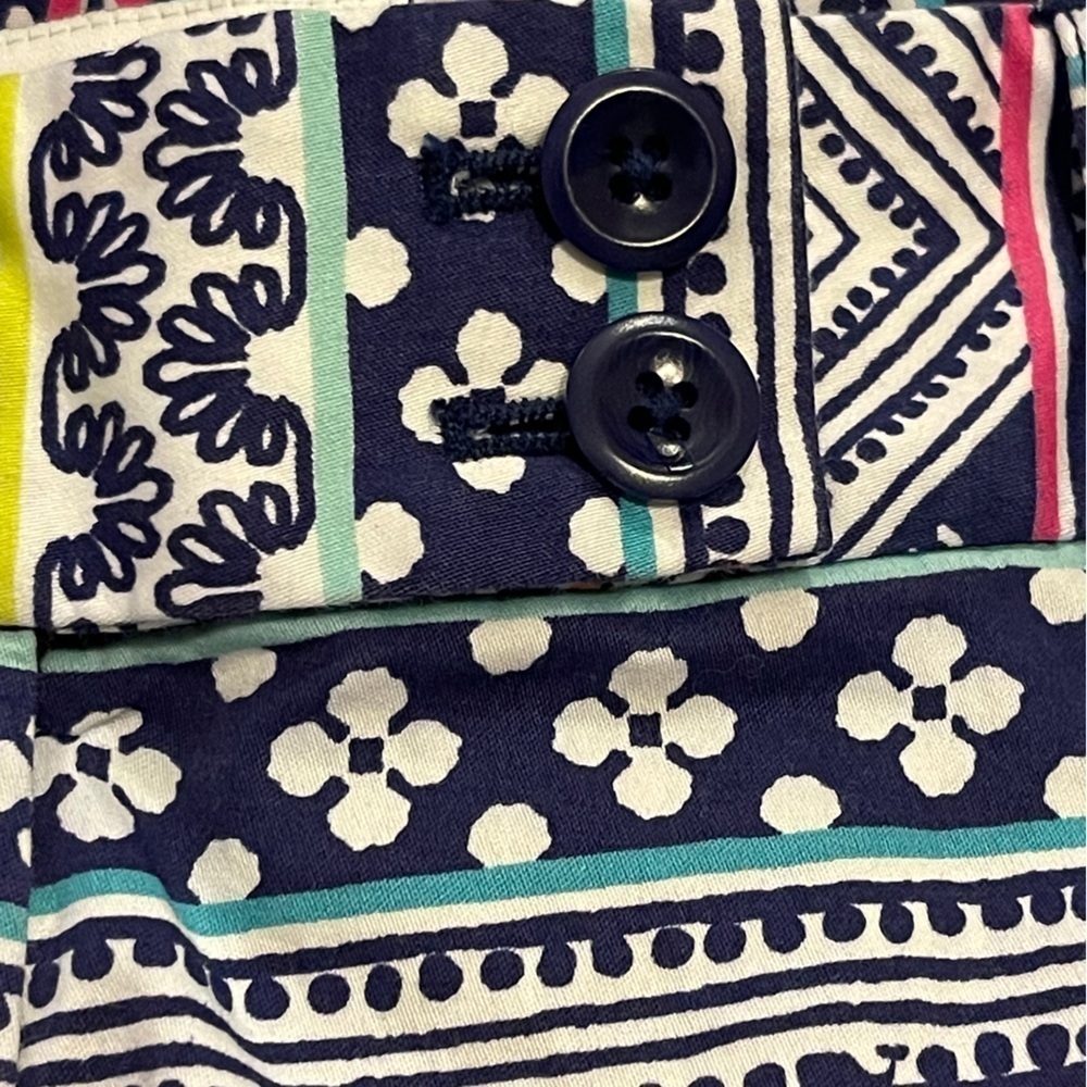 Vineyard Vines Multi Color Multi Pattern Shorts EUC Size 2 - Picture 9 of 10
